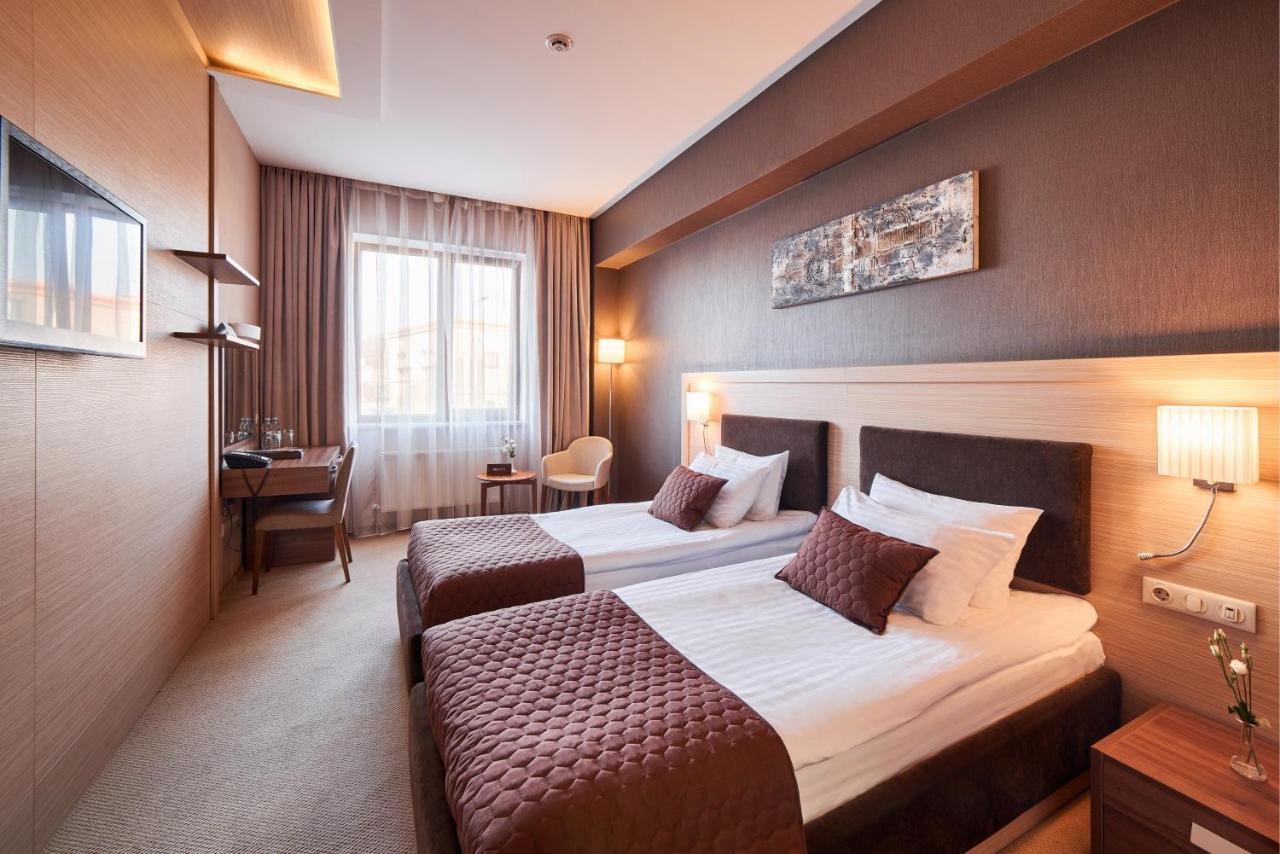 Ovis Hotel Kharkiv Extérieur photo