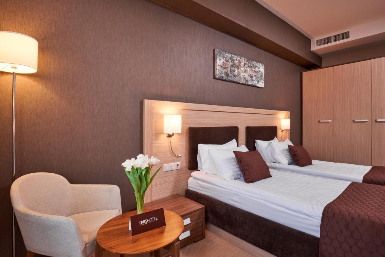 Ovis Hotel Kharkiv Extérieur photo