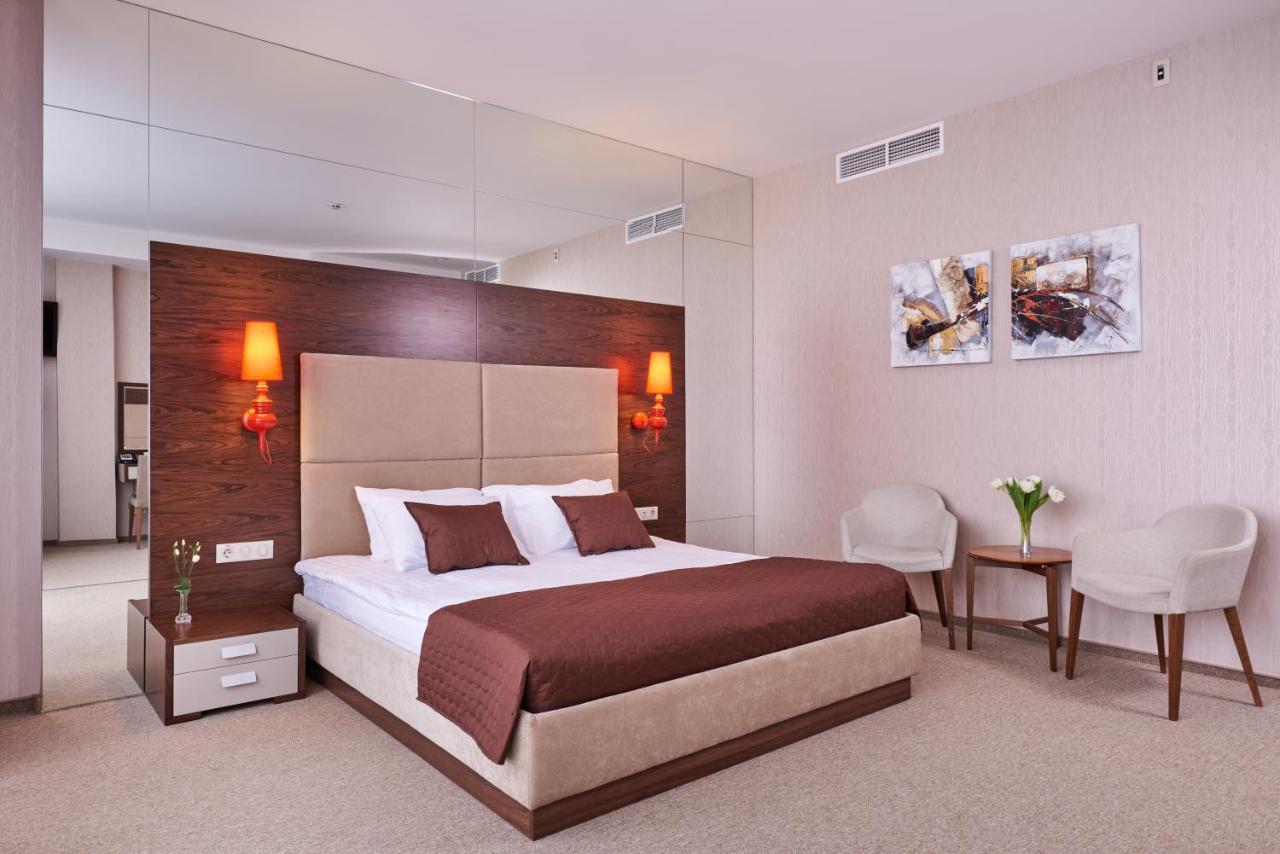 Ovis Hotel Kharkiv Extérieur photo