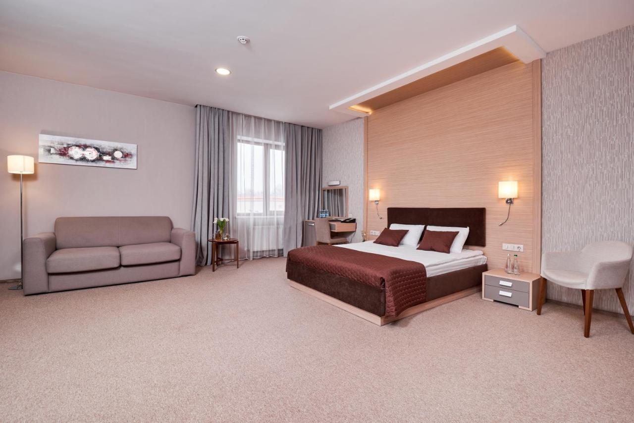 Ovis Hotel Kharkiv Extérieur photo