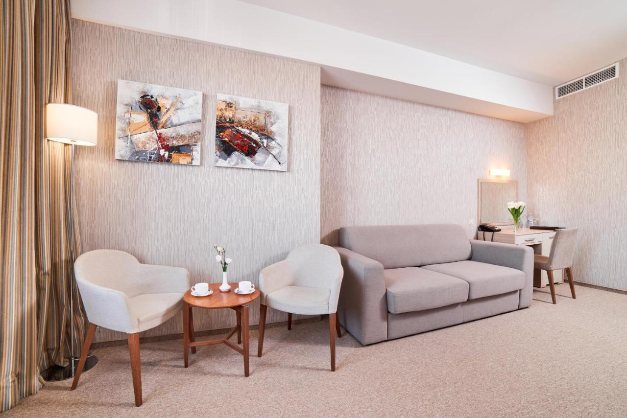 Ovis Hotel Kharkiv Extérieur photo
