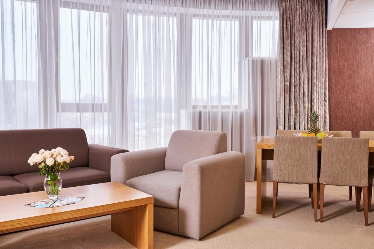Ovis Hotel Kharkiv Extérieur photo
