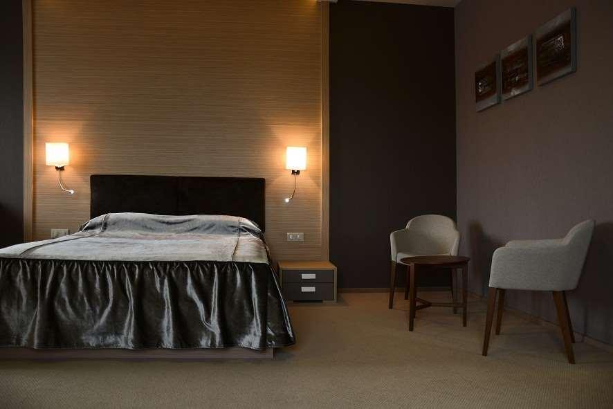 Ovis Hotel Kharkiv Chambre photo