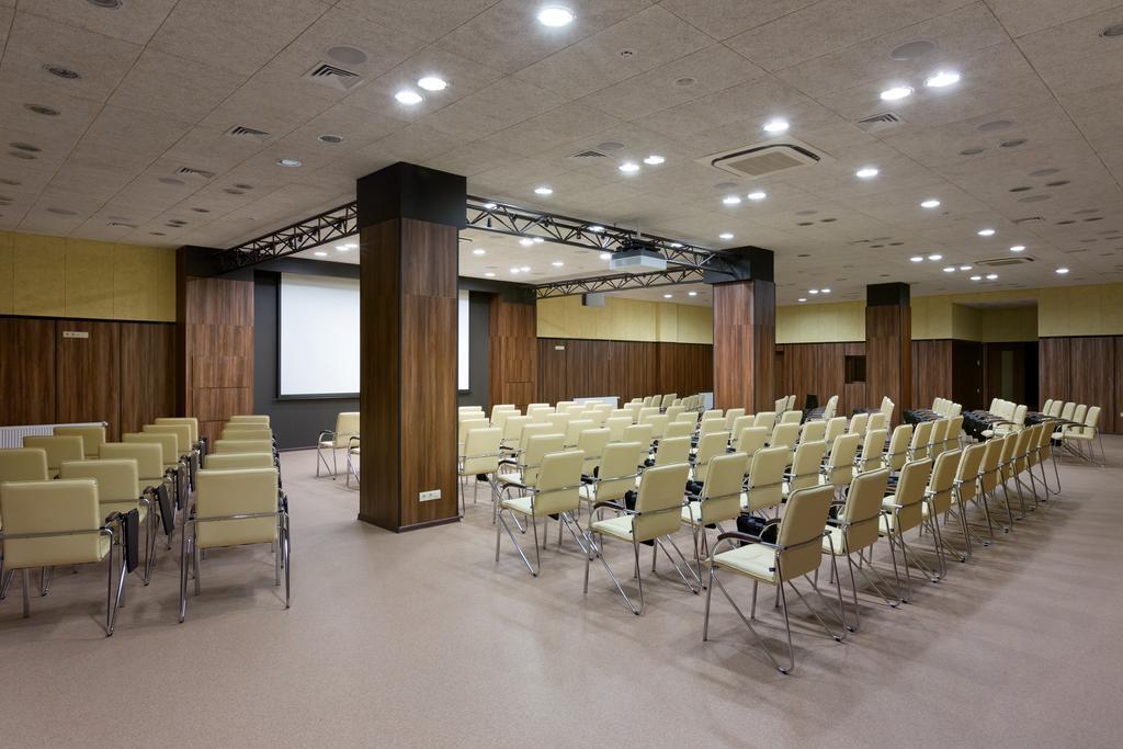 Ovis Hotel Kharkiv Extérieur photo