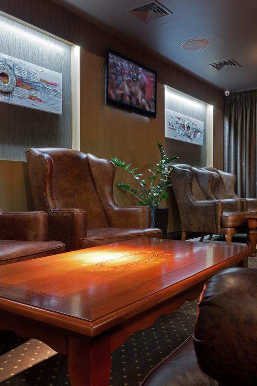 Ovis Hotel Kharkiv Extérieur photo